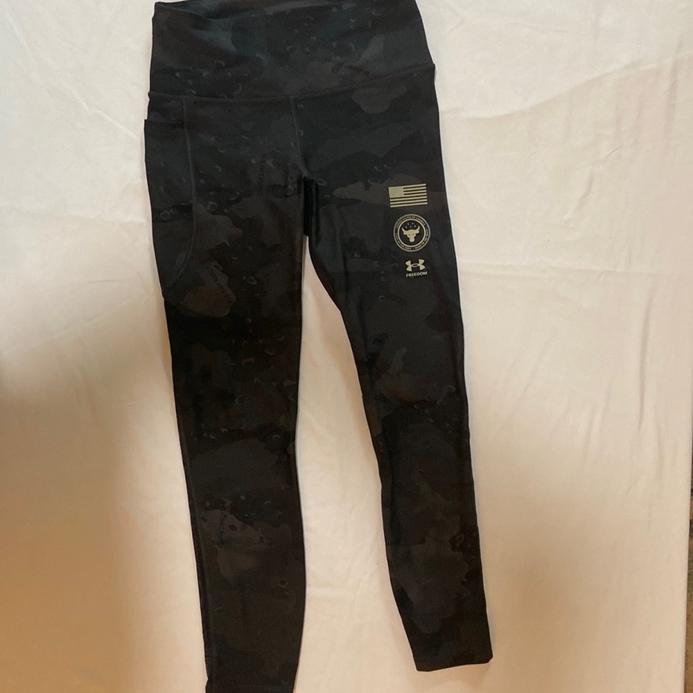Rroject Rock under Armour cami leggings. Size small. One side pocket
